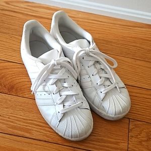 SUPERSTAR Adidas white based shell top sneaker   ladies 7.5